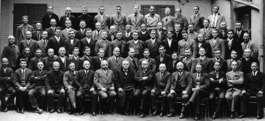 Die Belegschaft von 1937 mit Theodor und Willi Trautmann